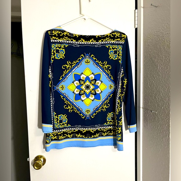 Cute Multicolored Top With Mystic Print Design - Picture 2 of 2